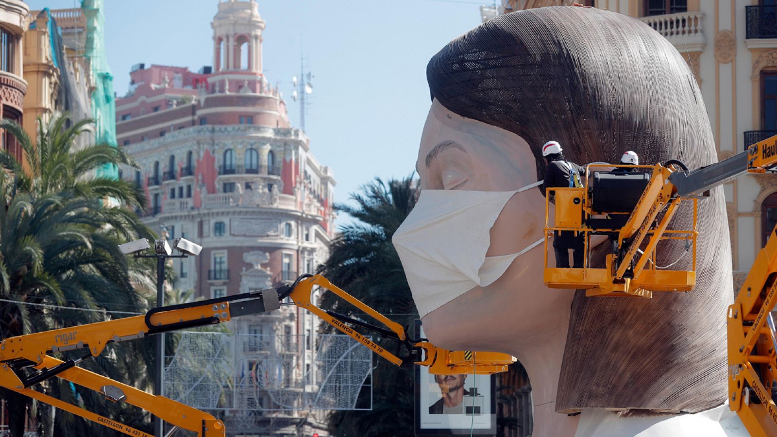 Las fallas han sido las primeras fiestas turísticas afectadas por el coronavirus