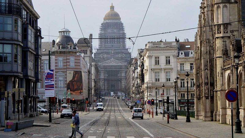 Bruselas congela las reglas fiscales para que los gobiernos puedan aumentar el gasto contra el coronavirus