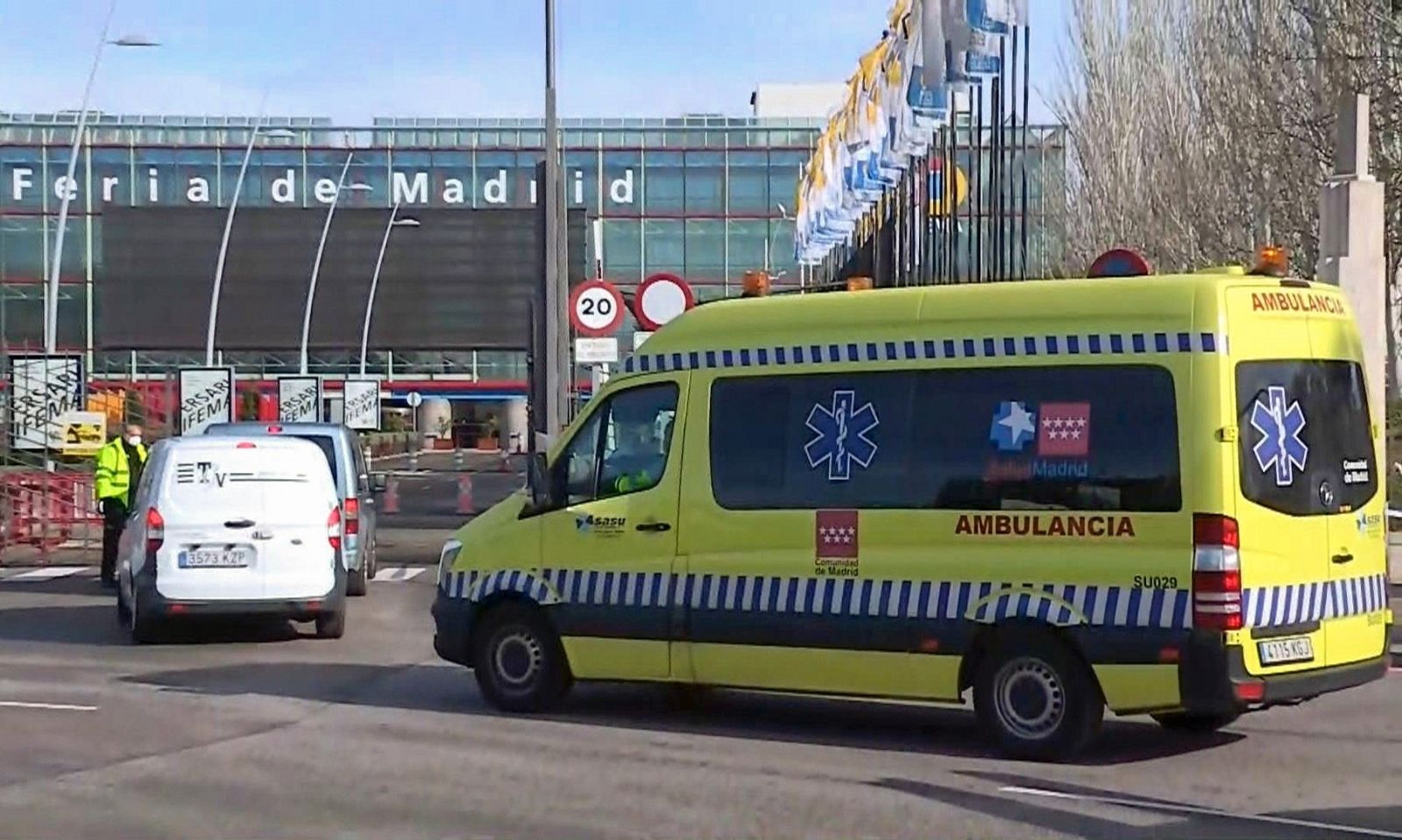 Entrada del recinto ferial de Madrid (IFEMA) donde se ha instalado un hospital de campaña