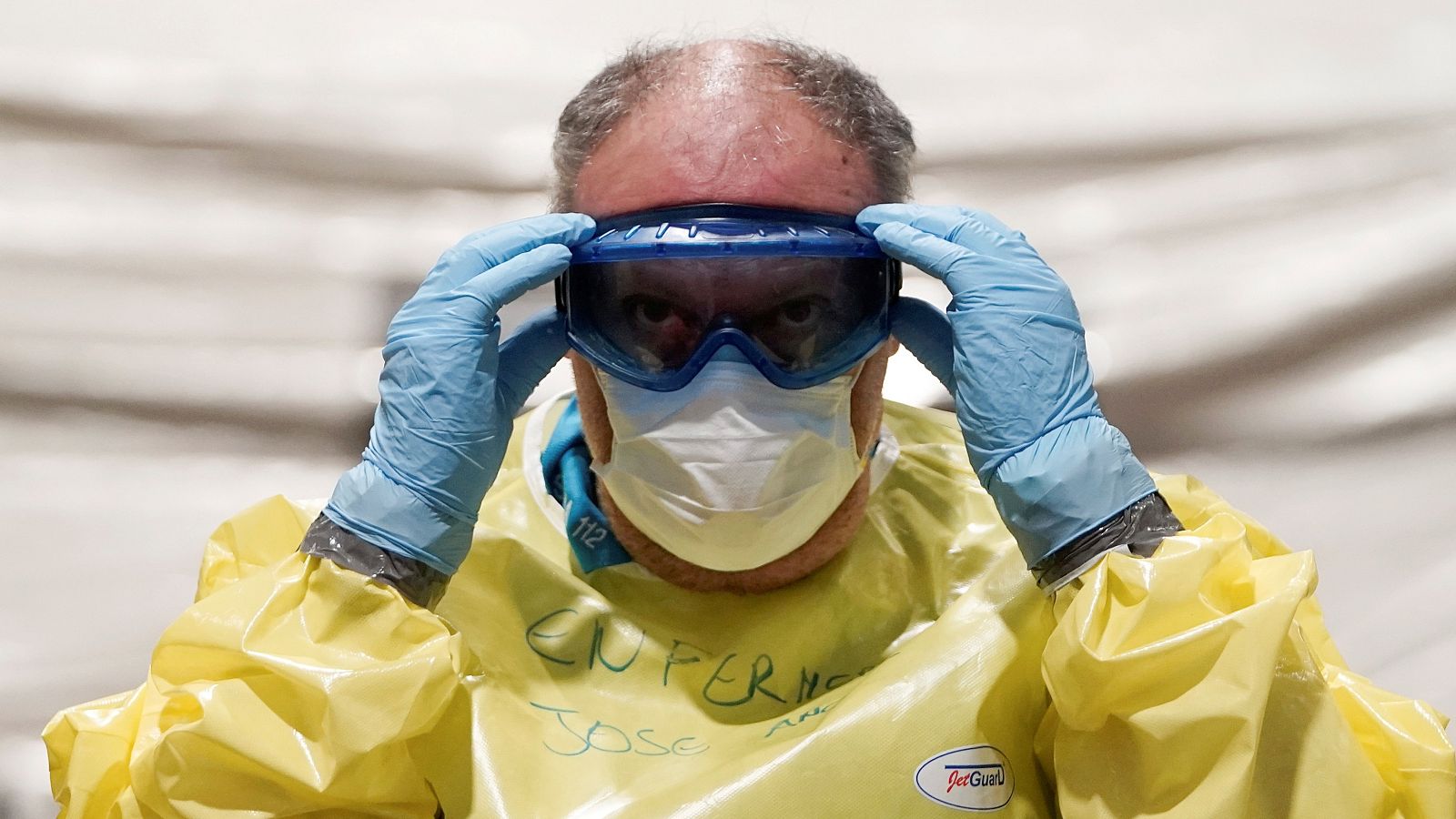 Los psicólogos advierten de que el personal médico se expone a sufrir ansiedad, depresión y estrés postraumático.