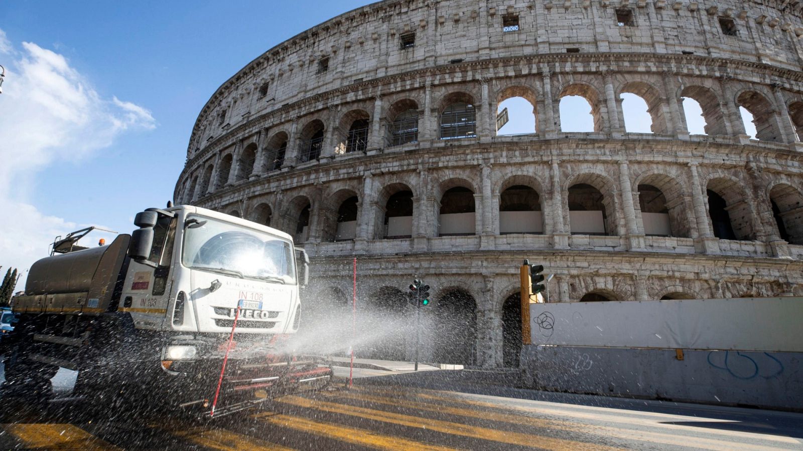 Tareas de desinfección del coronavirus en Roma
