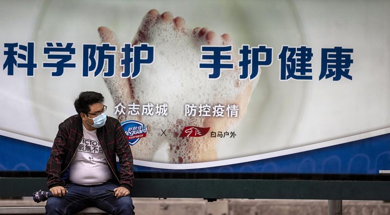 China contabiliza menos de 2.500 contagiados de coronavirus "activos"