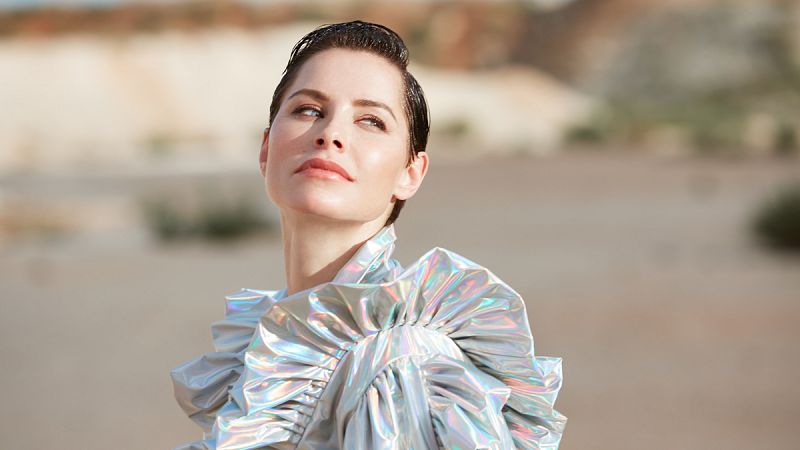 Soraya lanza un mensaje de esperanza con su nueva canción "Lo bueno"