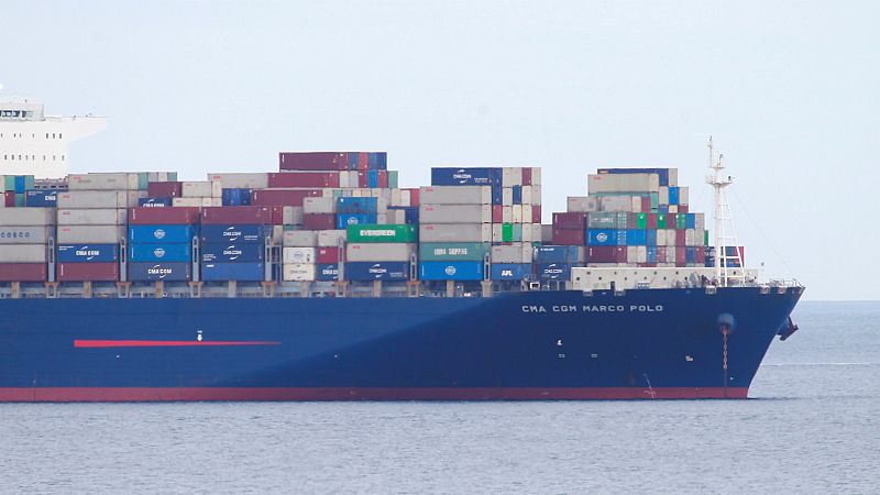 El puerto de Algeciras cesa su actividad por la ausencia de estibadores