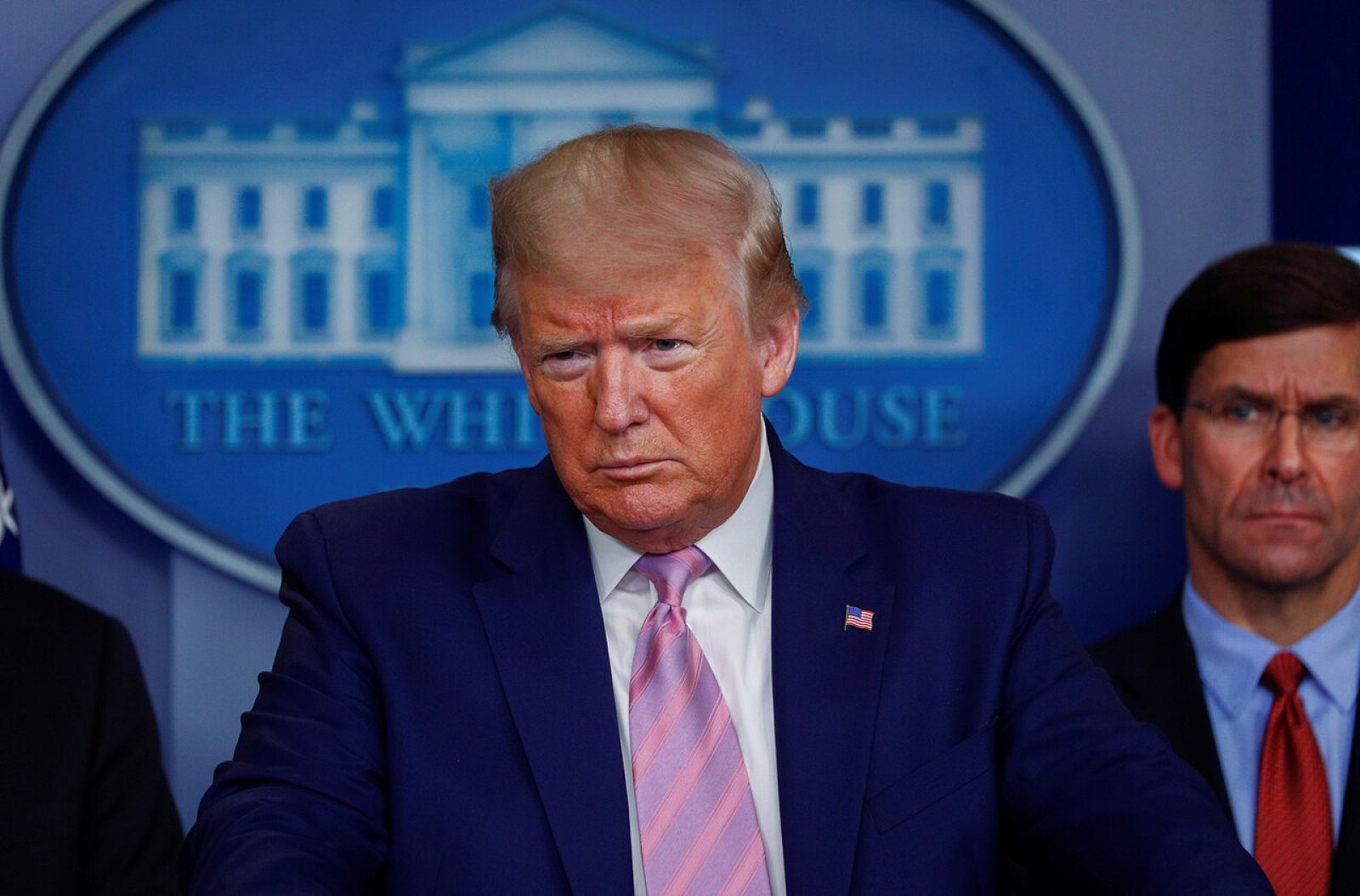 El presidente de Estados Unidos, Donald Trump, y el ministro de Defensa, Mark Esper