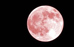 La "superluna rosa", la mayor de este año, se podrá ver desde el confinamiento