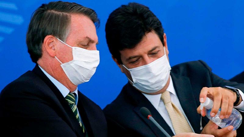 Bolsonaro destituye a su ministro de Sanidad en plena crisis del coronavirus 