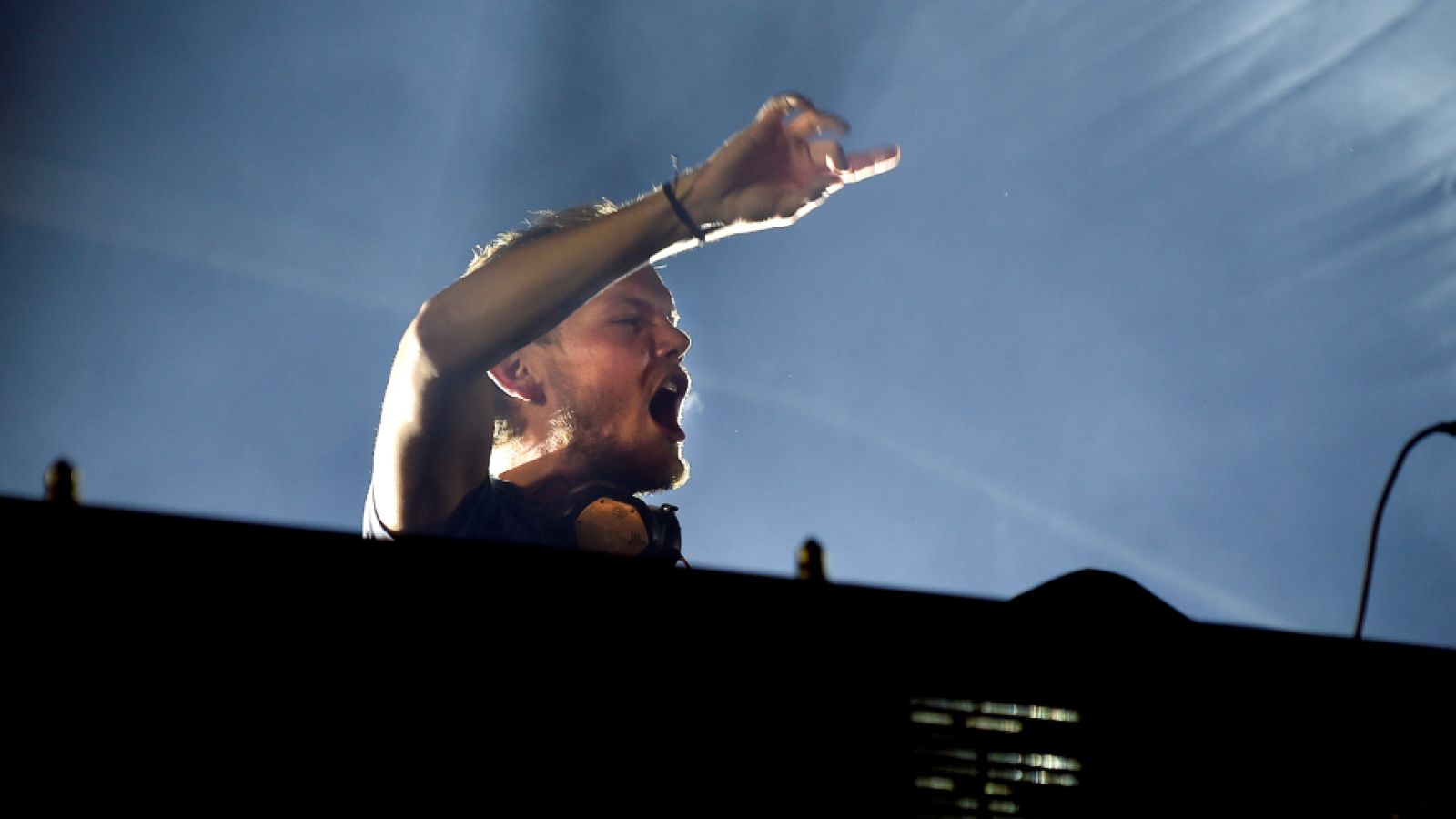 Avicii durante uno de los conciertos de su gira internacional