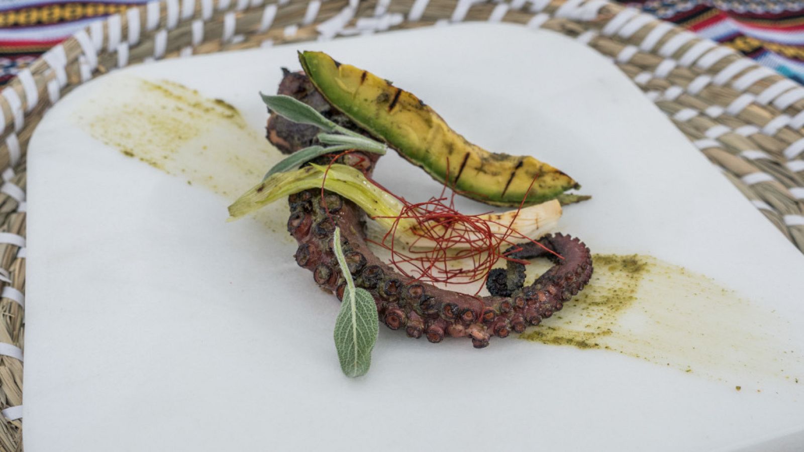 Receta de "Pulpo y aguacate a la brasa con mojo de jalapeños"