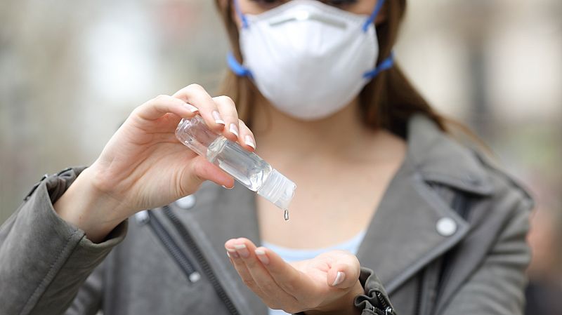 El Gobierno fija el precio máximo del gel desinfectante en 0,021 euros el mililitro