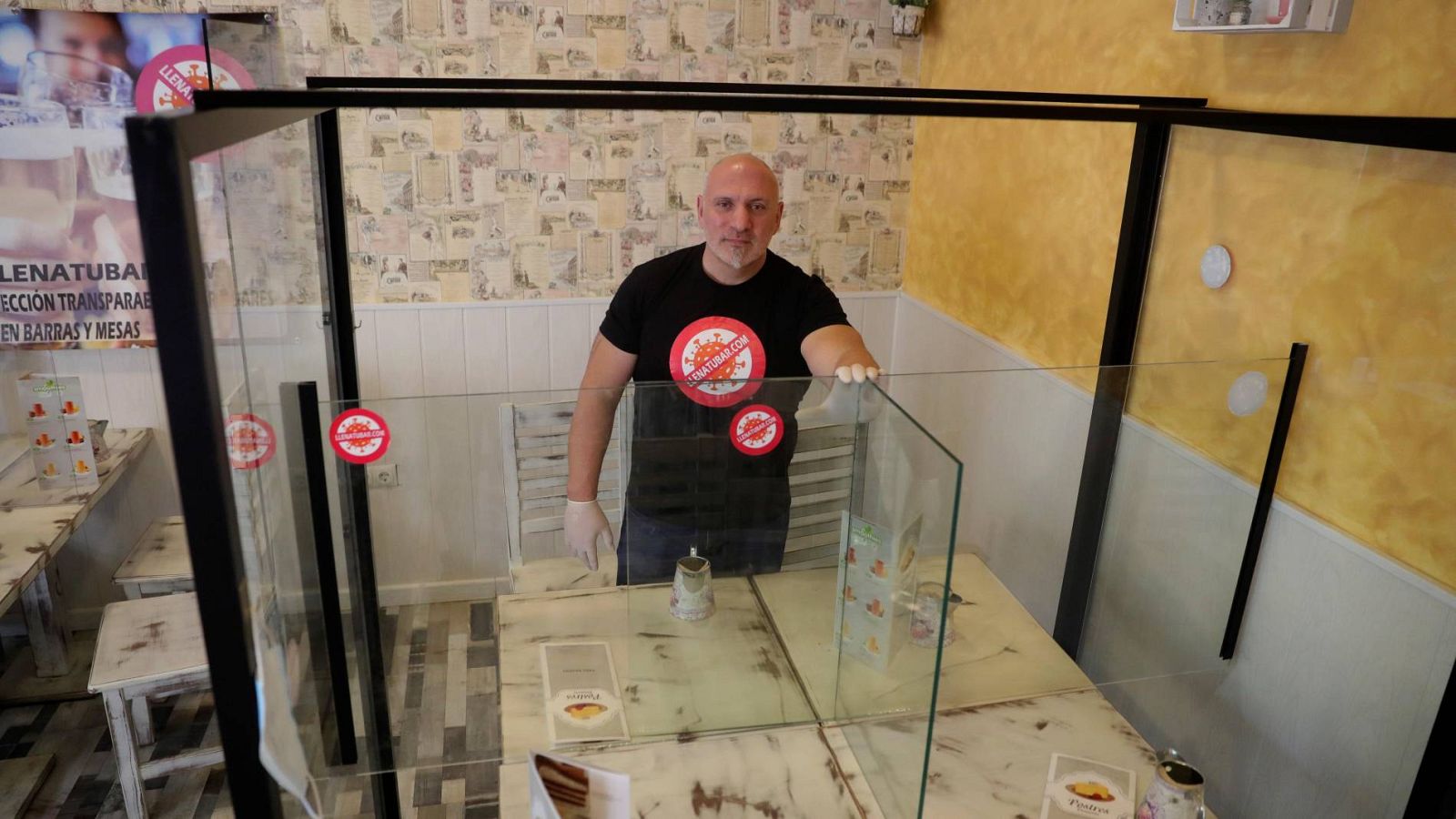 Ejemplo de mamparas de protección que se están instalando en la hostelería para prevenir el contagio por coronavirus