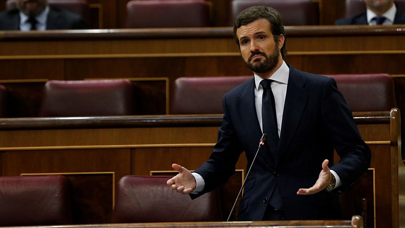 Casado critica el plan de desescalada del Gobierno y Sánchez le insta a "arrimar el hombro"