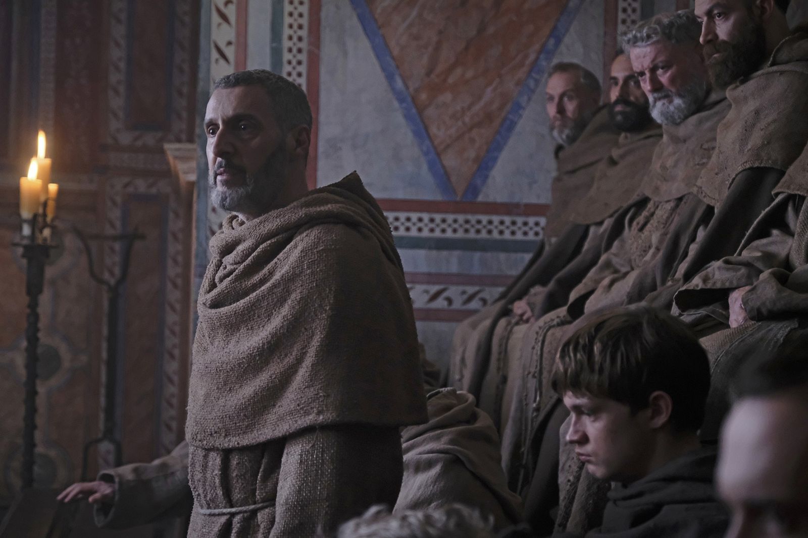 La situación en la abadía está fuera de control