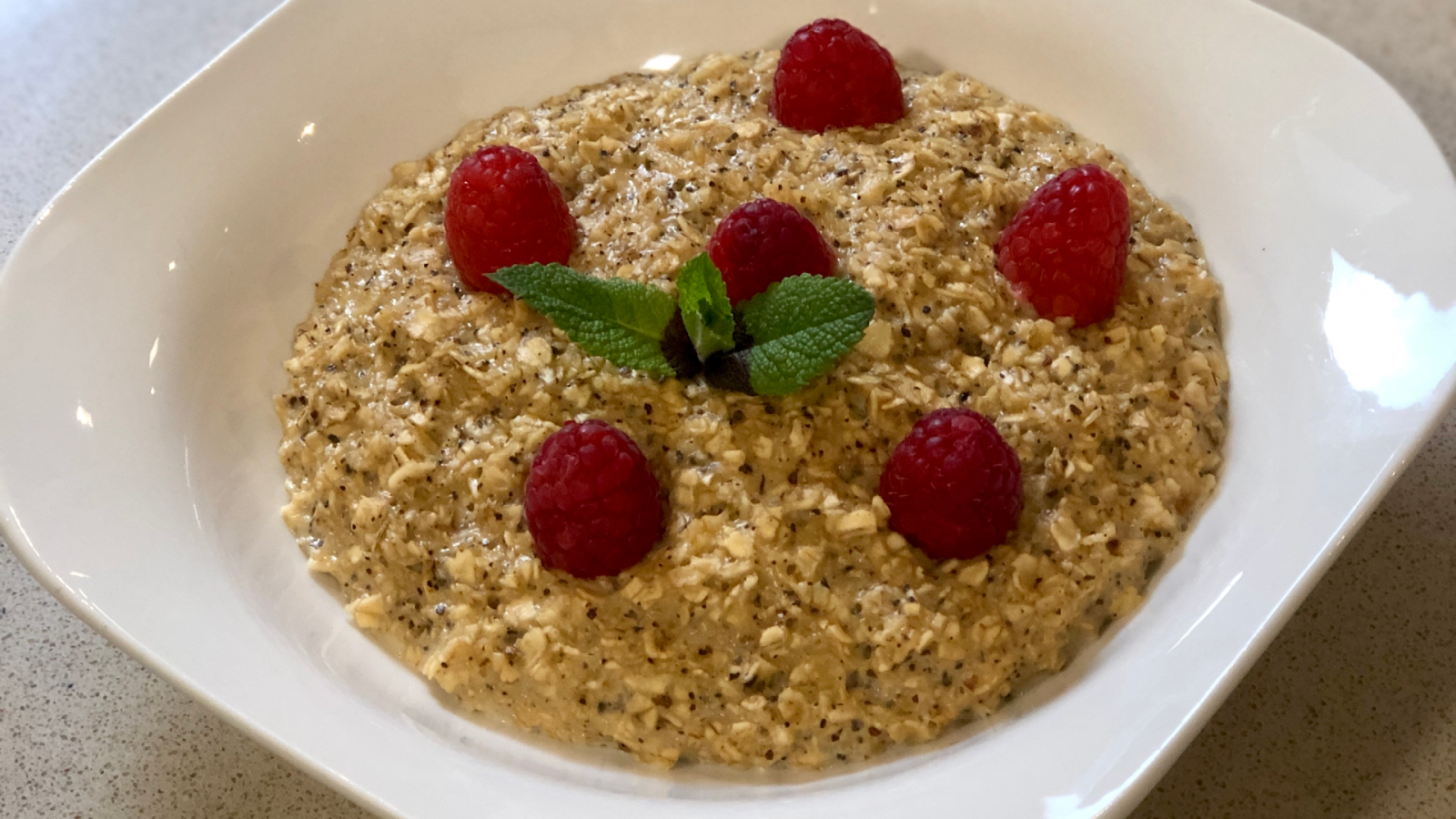Porridge chai con frutos rojos