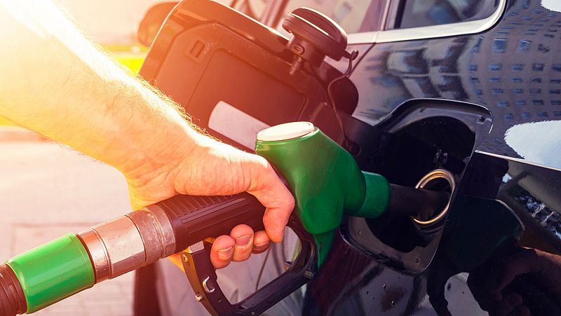 El IPC cae al -0,7% en abril y entra en negativo por primera vez en cuatro años por los carburantes