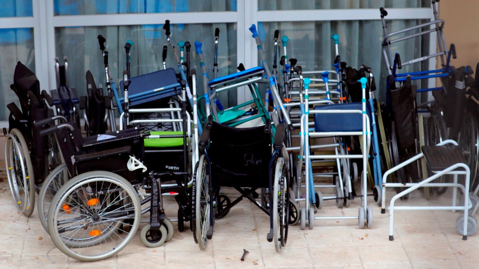 La Fiscalía aumenta a 143 las investigaciones penales en residencias de mayores, 61 Madrid