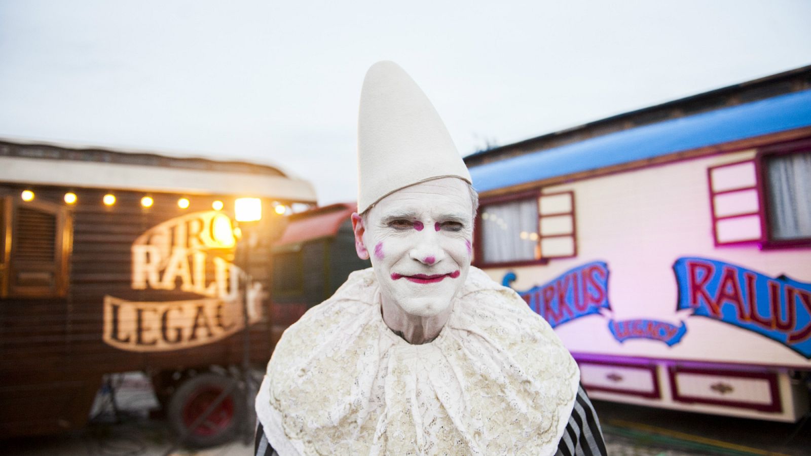 El Circ Raluy Legacy a 'Cinc dies a...'