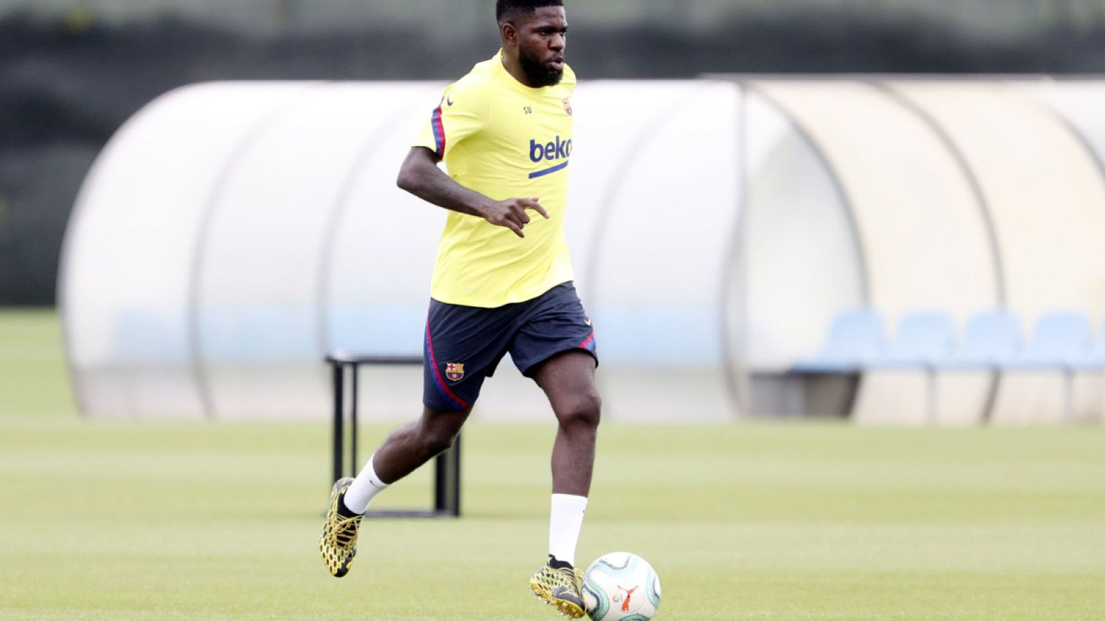 Umtiti realiza el entrenamiento individual