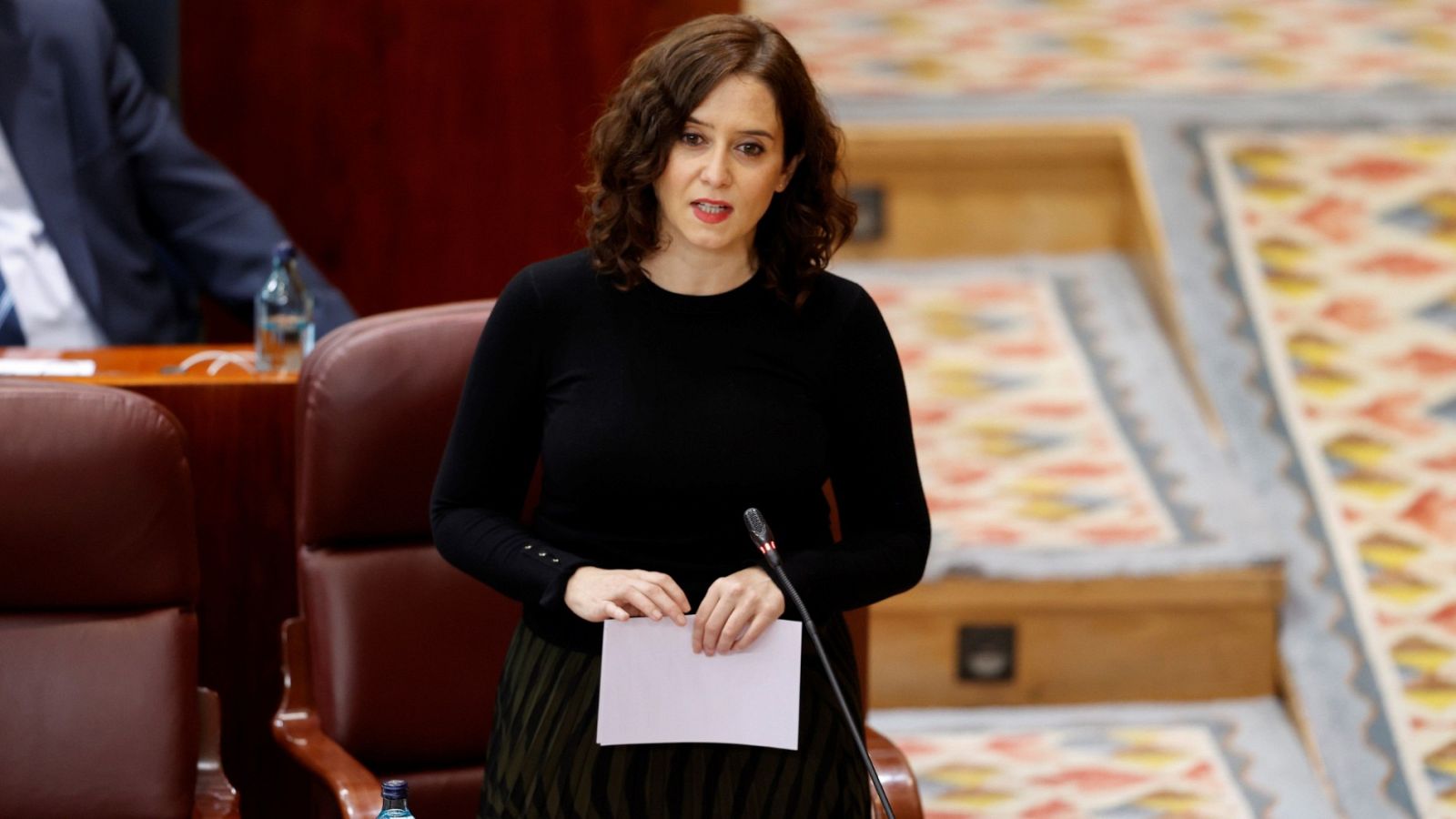 La presidenta de la Comunidad de Madrid, Isabel Díaz Ayuso, interviene en el pleno de la Asamblea de Madrid
