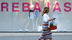 ¿Se acabó el ir de rebajas? Sanidad prohíbe "acciones comerciales" en las tiendas para evitar aglomeraciones