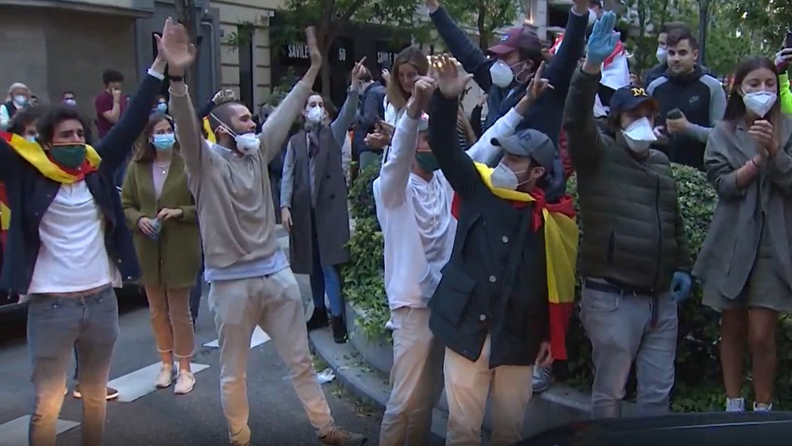 Protesta contra el Gobierno central en el barrio madrileño de Salamanca