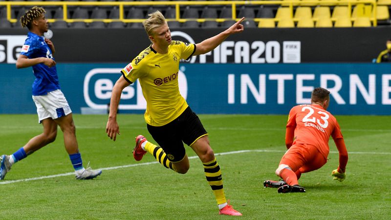 Exhibición ofensiva del Borussia Dortmund ante el Schalke en la vuelta del fútbol