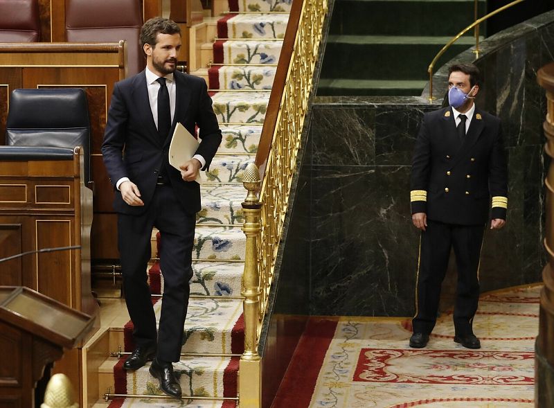 Casado: "Sánchez negocia con los proetarras que atacaron la casa de su candidata en el País Vasco"