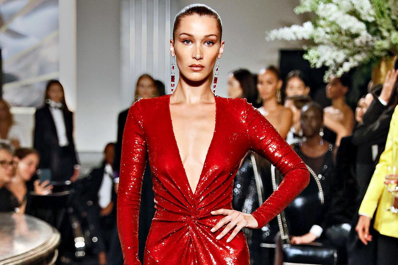 Bella Hadid en el desfile de Ralph Lauren