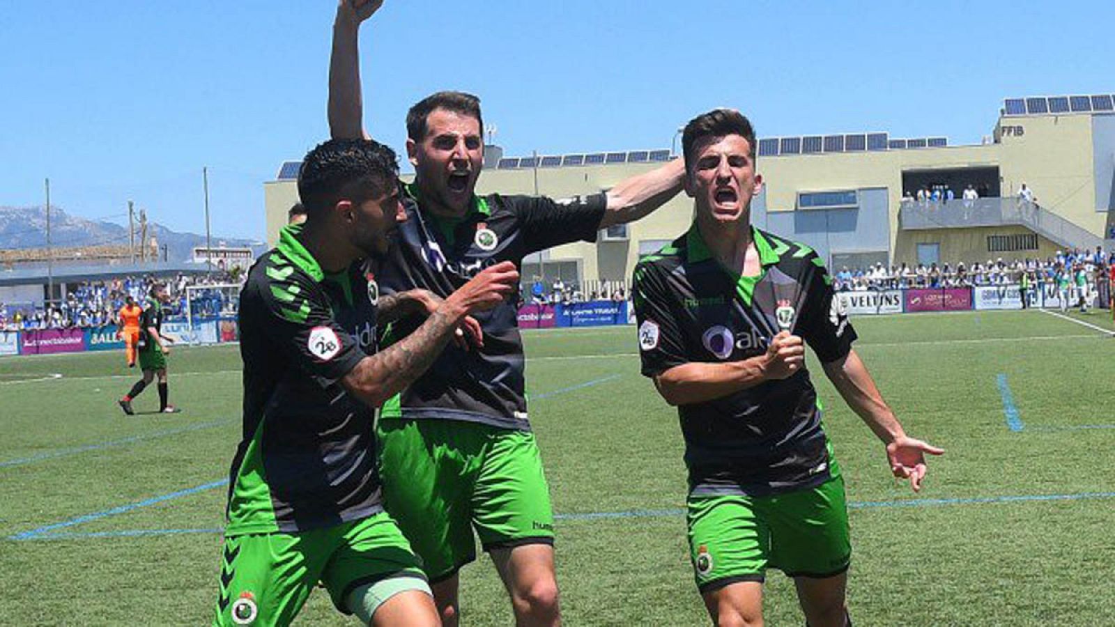 Imagen de archivo de los jugadores del Racing de Santander durate la fase de ascenso 2018/2019.