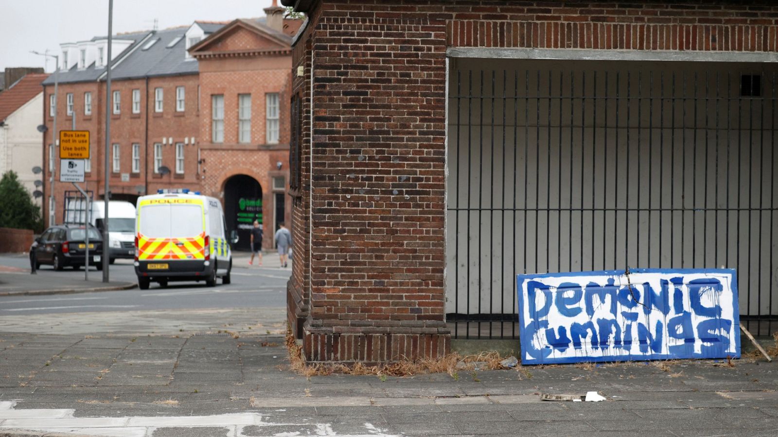 El Gobierno británico reabrirá el lunes colegios y mercados al aire libre