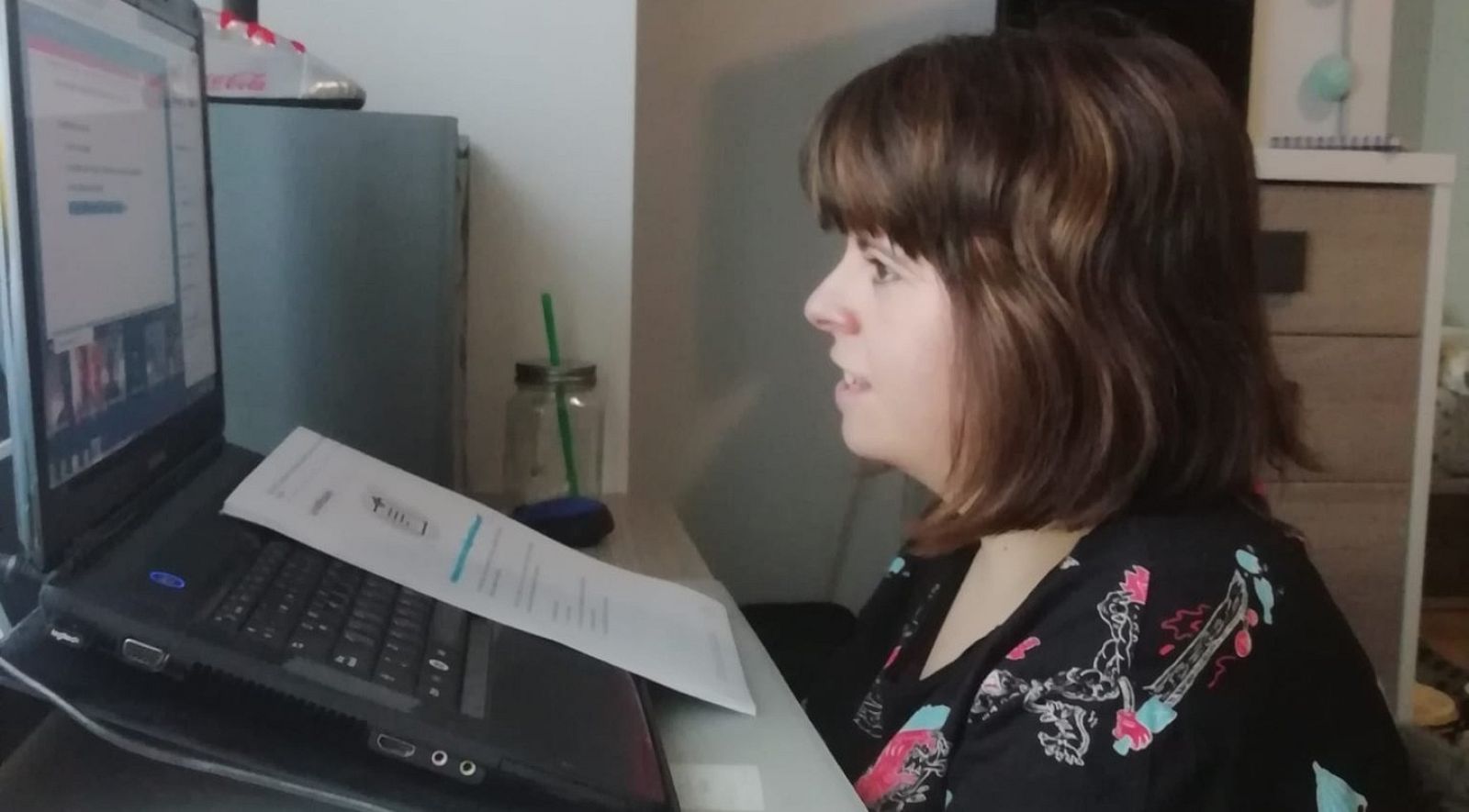 Tarmara, de 28 años, sigue on line con sus actvidades de ocio y formación en la asociación ADISLI