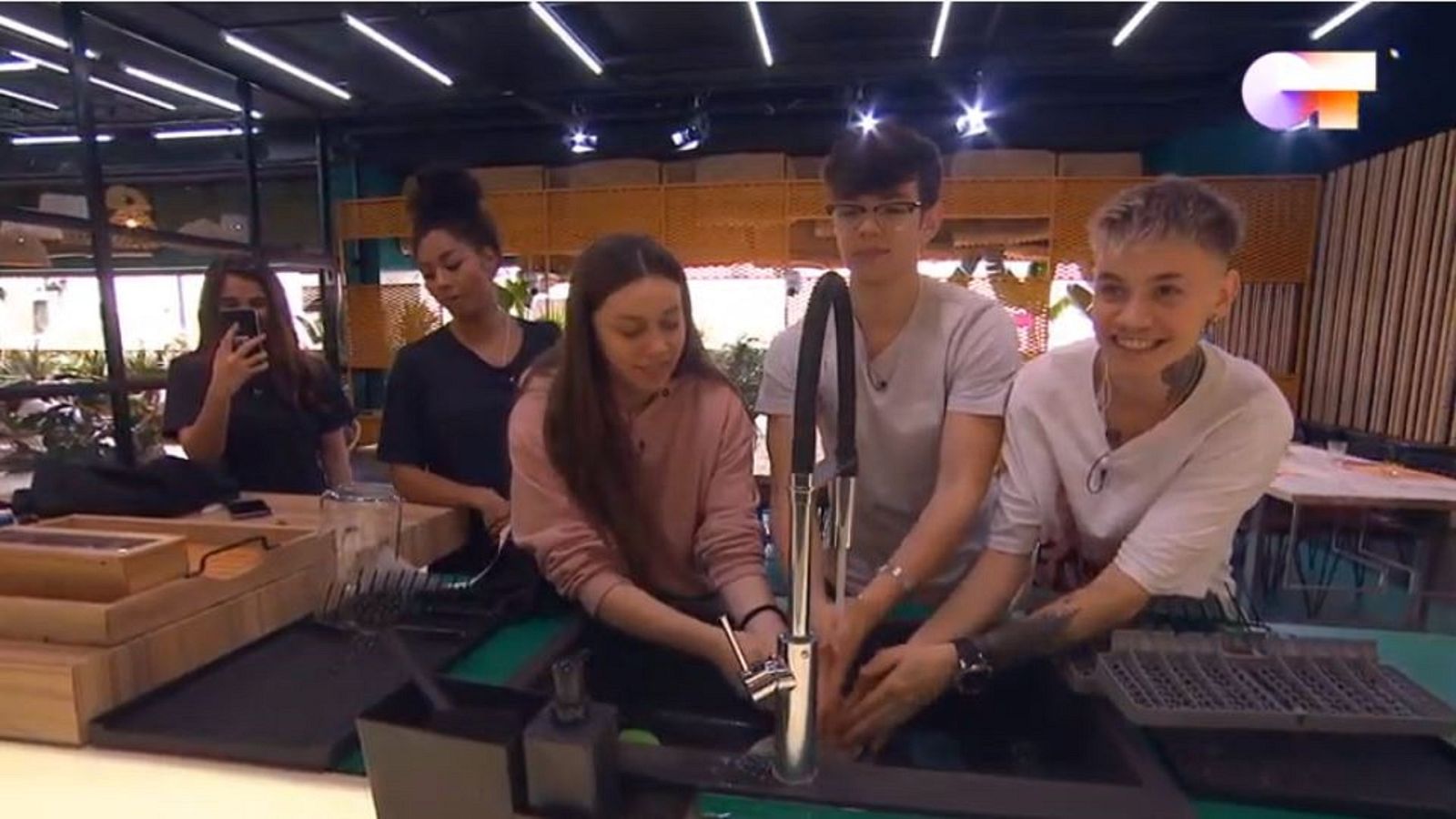 OT 2020 - Los chicos participan en la campaña #NoLoTiresPorLaBorda