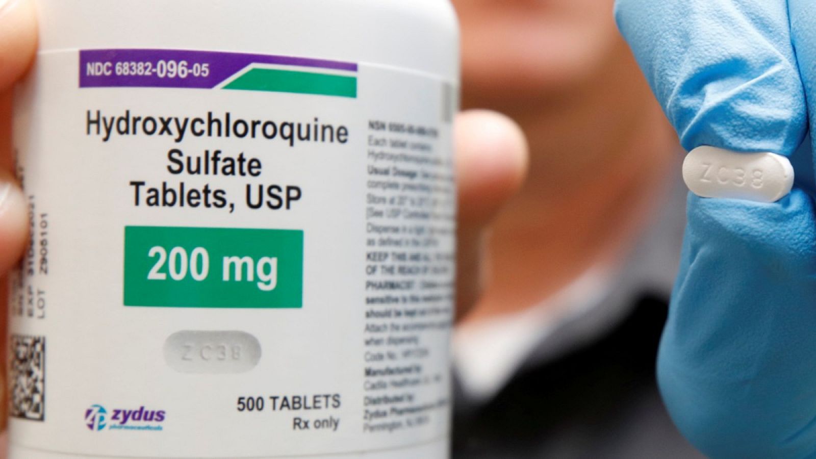 Un bote de tabletas de hidroxicloroquina
