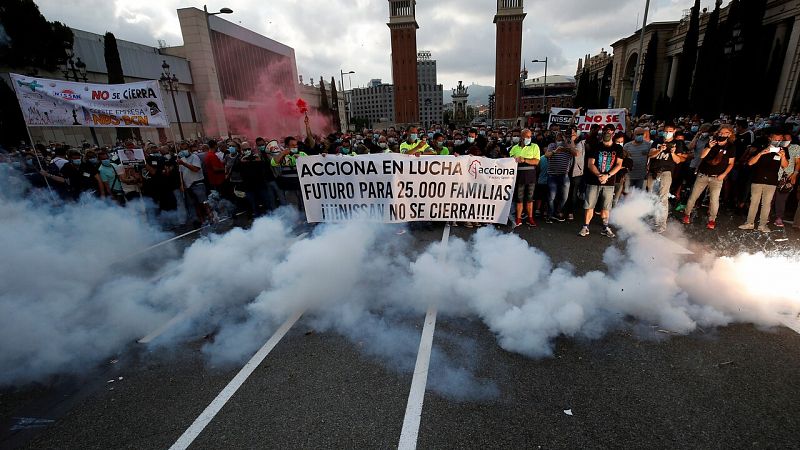 Los trabajadores de Nissan vuelven a manifestarse en Barcelona contra el cierre de la planta
