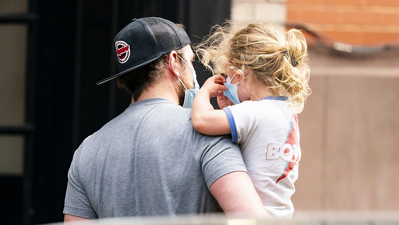 Bradley Cooper, aventura en el supermercado con su hija