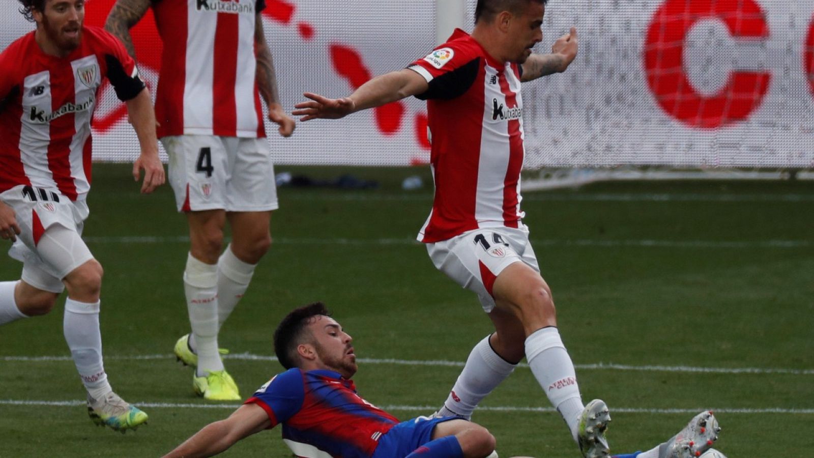 El Eibar no consigue alejarse del descenso tras su empate ante el Athletic