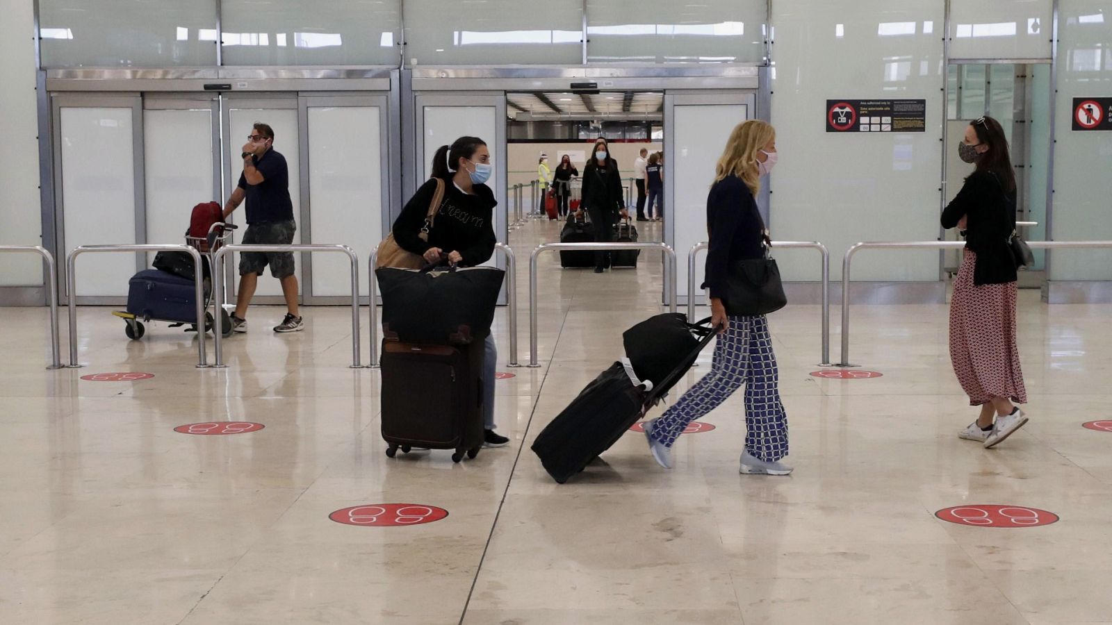 Pasajeros en la Terminal 4 del Aeropuerto de Madrid-Barajas