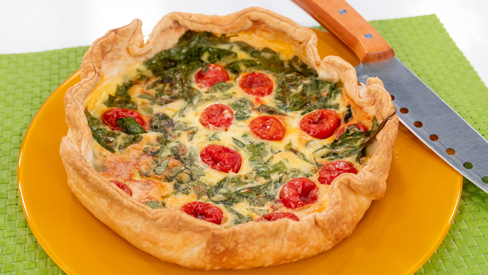Quiche de espinacas y tomates cherry
