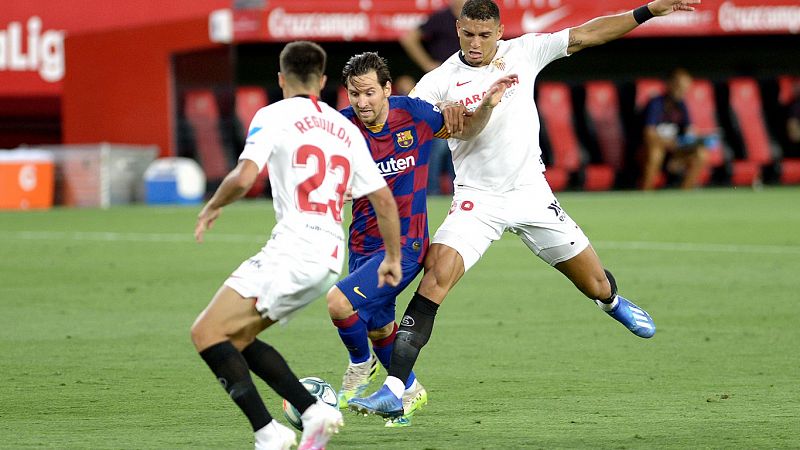 Sevilla y Barça empatan en un partido sin chispa