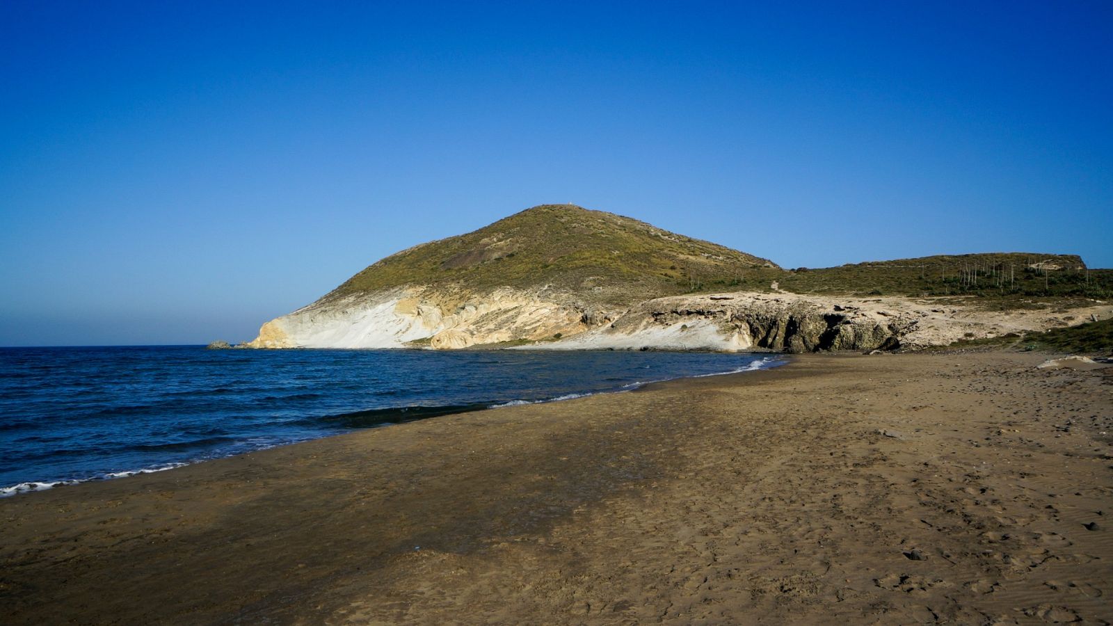 La Junta autoriza la construcción de un hotel en la Bahía de los Genoveses, en el parque natural Cabo de Gata