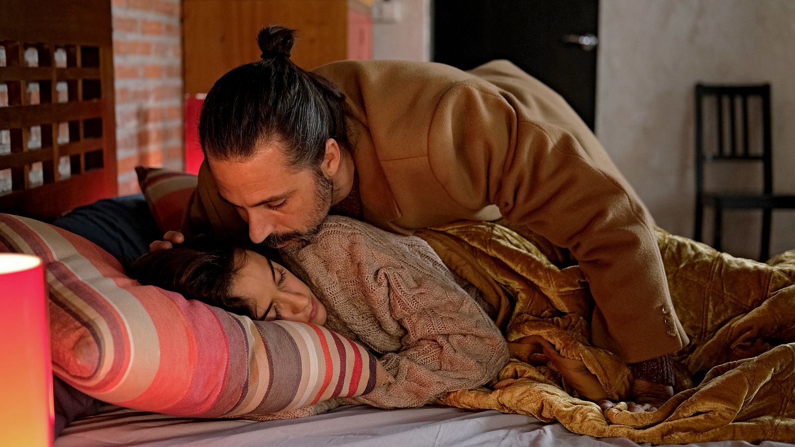 Pacino cuida de Lola en El Ministerio del Tiempo