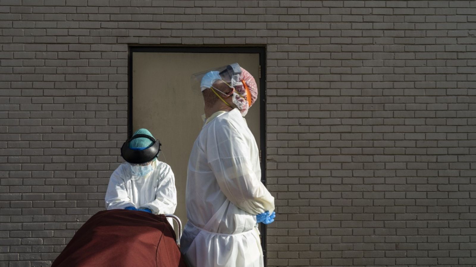 Los estados de EE.UU. frenan la desescalada ante los récords de contagios