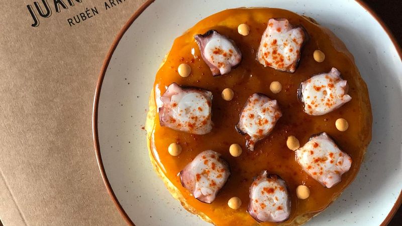 Tortilla de patata ilustrada del chef Rubén Arnanz