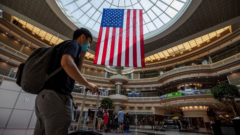 Estados Unidos retira los visados a los estudiantes extranjeros cuyos estudios sean 'online'