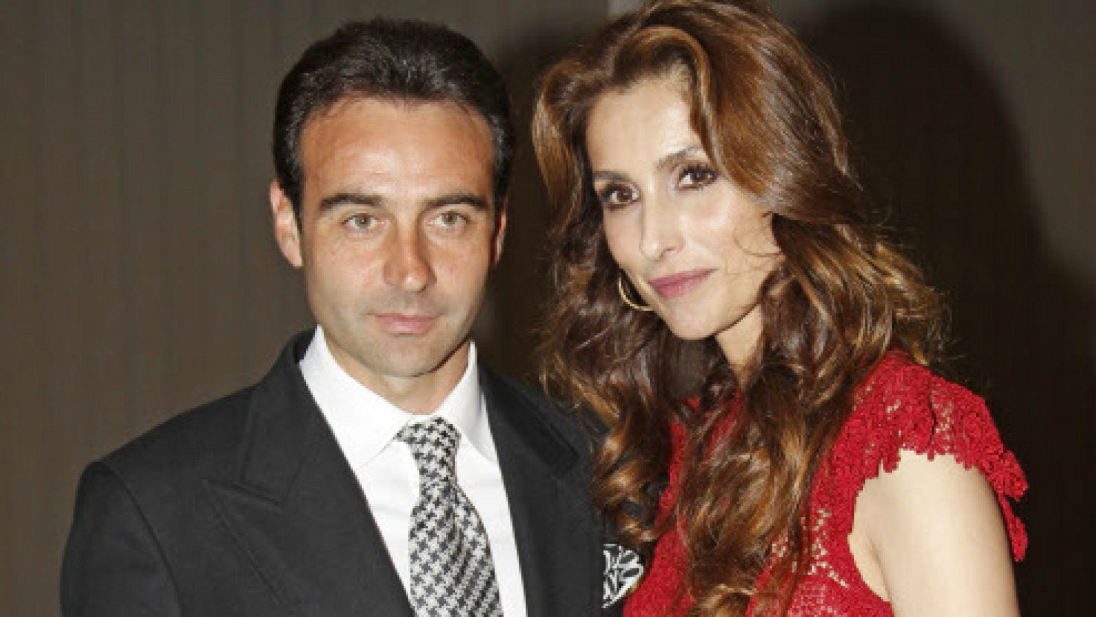 Enrique Ponce y Paloma Cuevas en la presentación de un libro sobre el torero