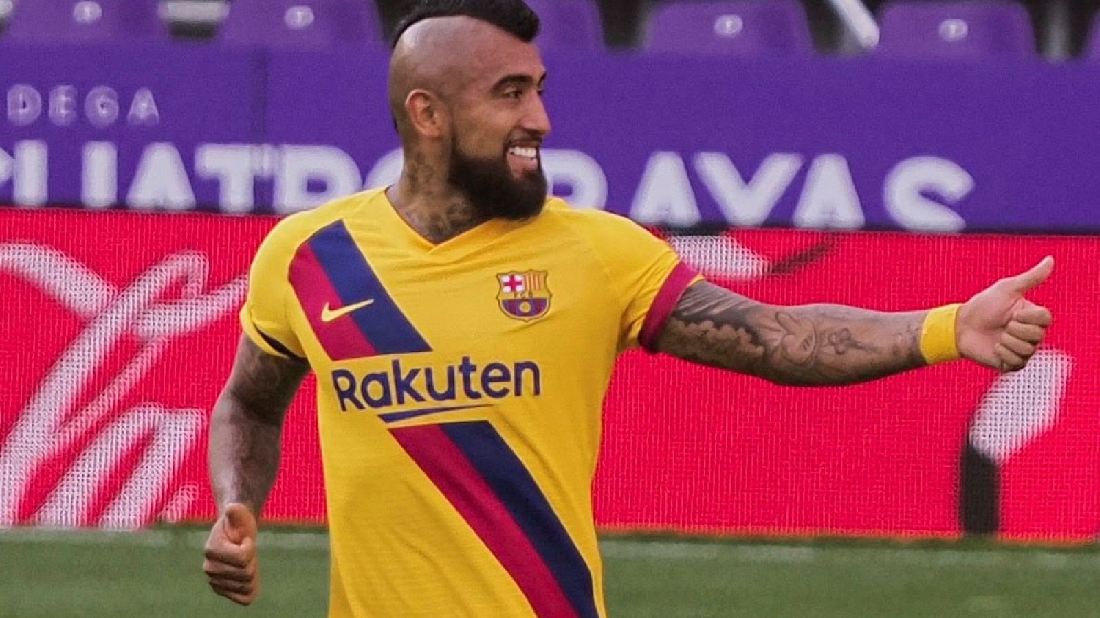 Arturo Vidal celebra su tanto ante el Valladolid