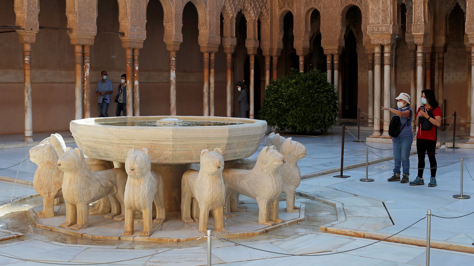 El patio de los leones de la Alhambra