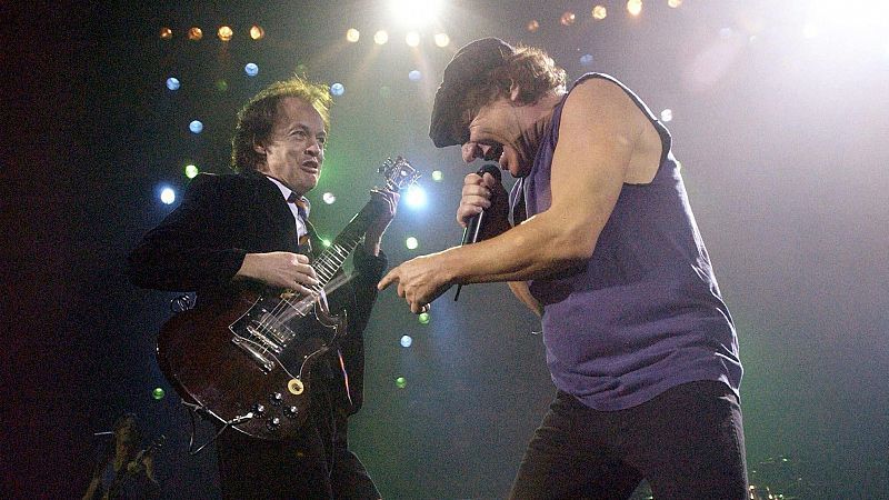 'Back in black' de AC/DC: la tragedia que alumbró el disco más vendido de la historia del rock