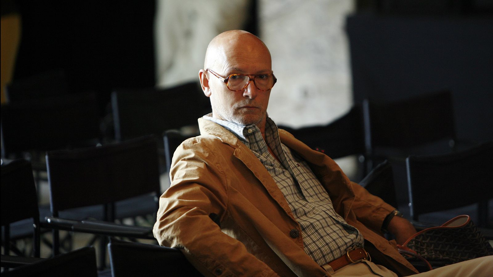 Muere Carlos García Calvo, crítico de moda