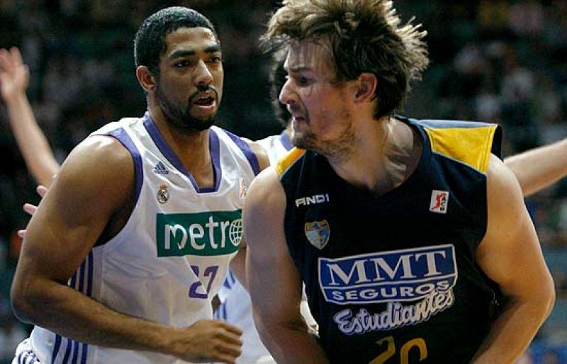 El Madrid arrolla en el derbi al MMT Estudiantes 